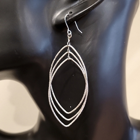 Statement Earring Silvertone - Picture 2 of 3